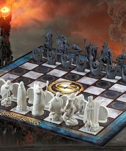 Noble Collection Lord of the Rings Chess Set for Five Players 2
